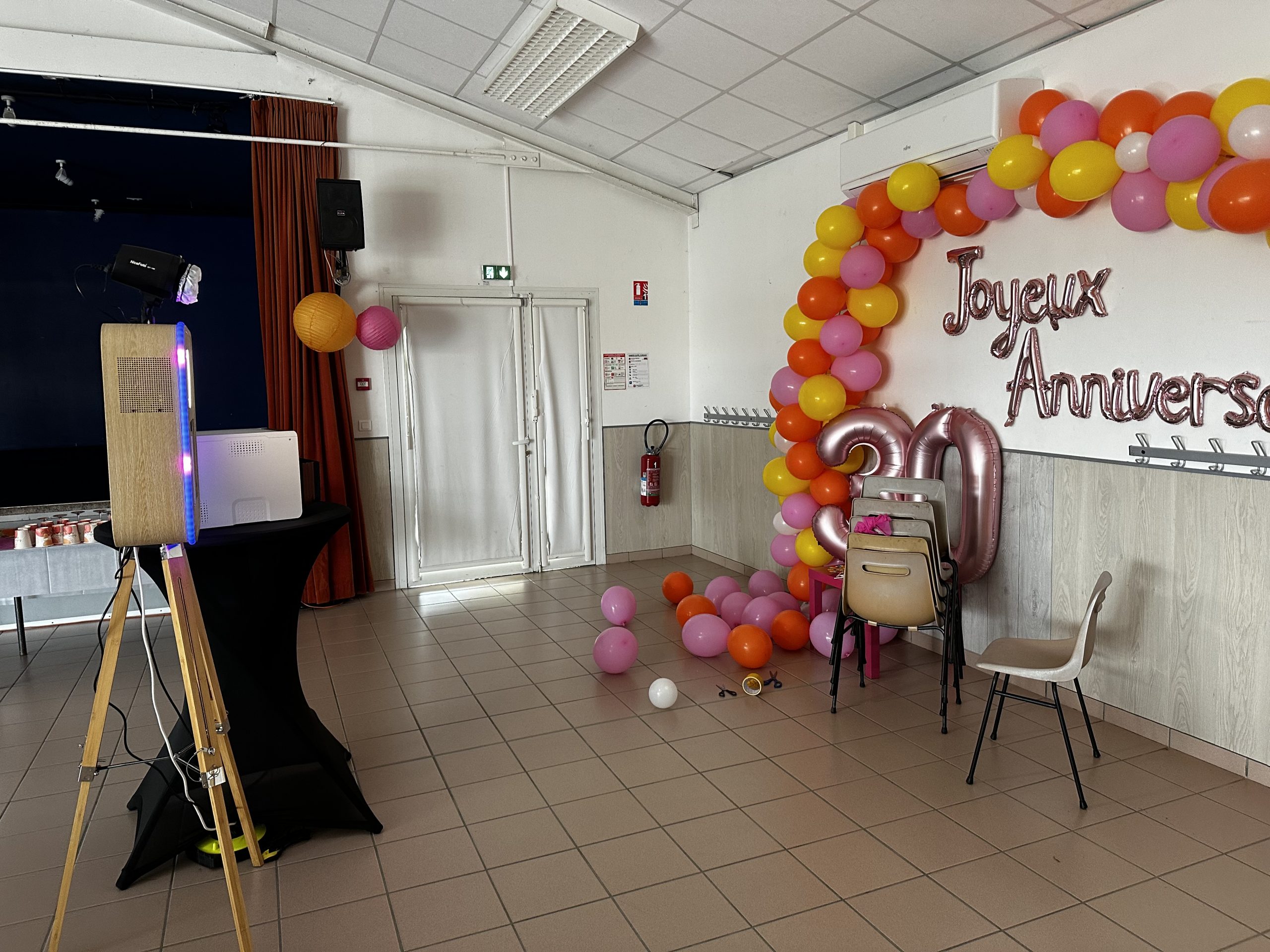 wood photobooth pour un anniversaire 30 ans à saint-genès-de-fronsac