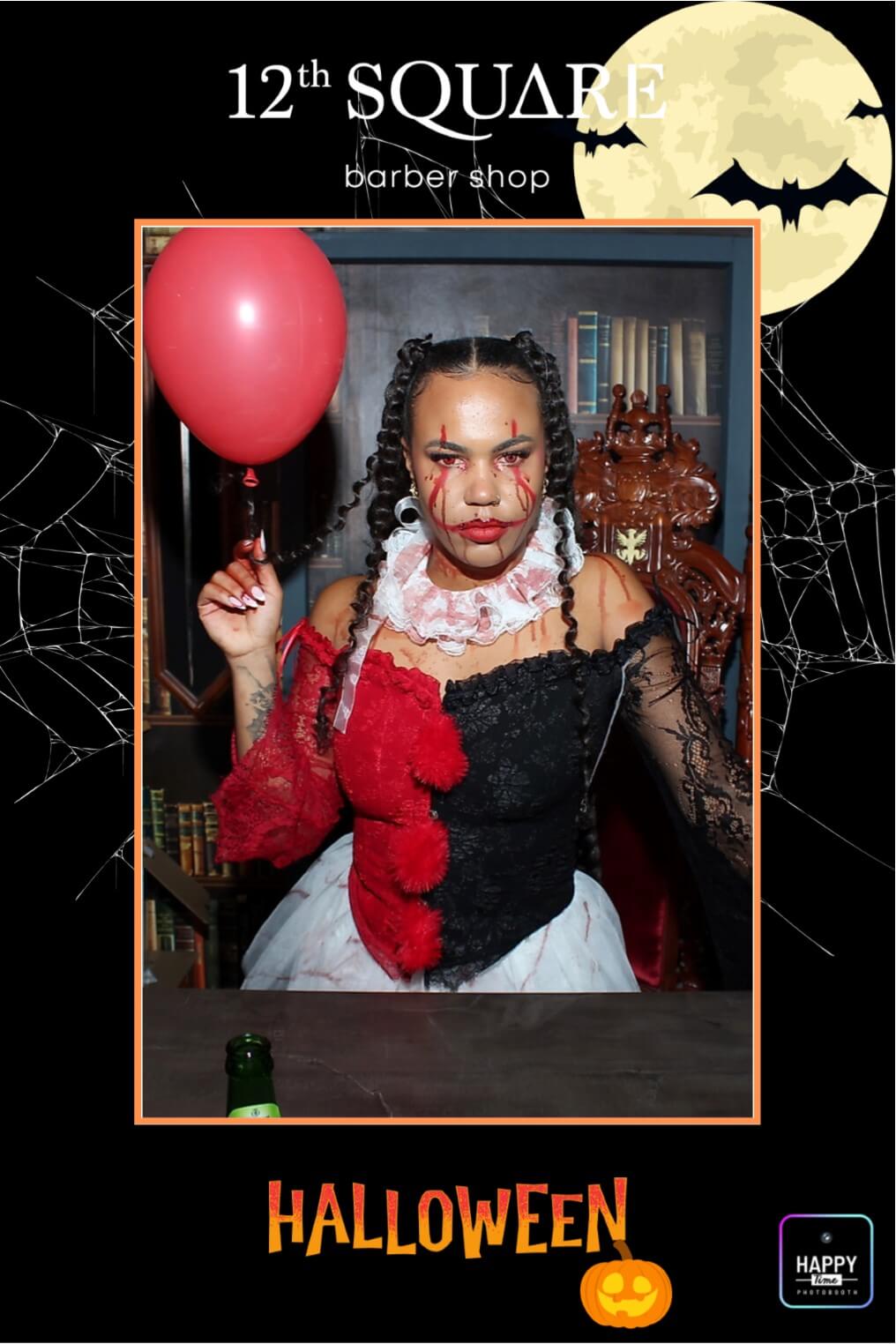 Wooden Photobooth Halloween entreprise — Happy Time