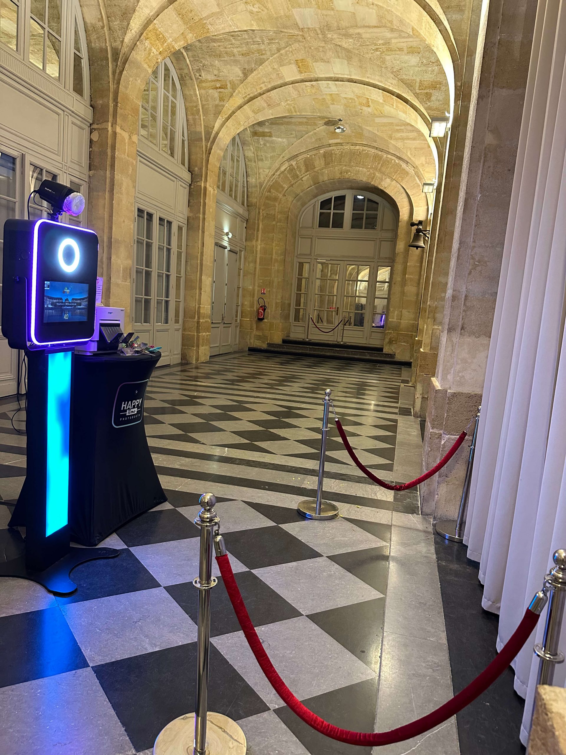 Classic Photobooth soirée entreprise Palais de la Bourse Bordeaux — Happy Time