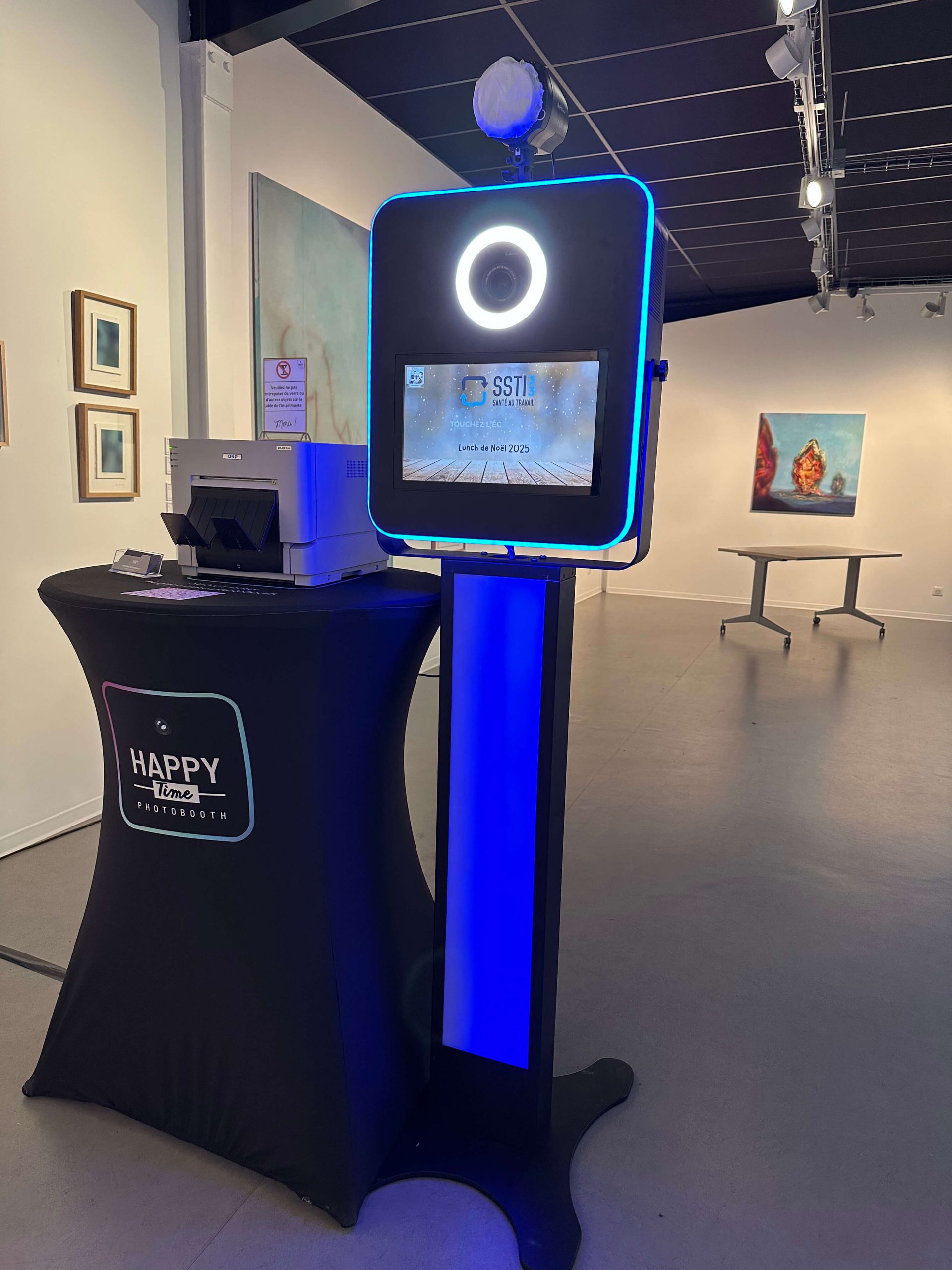 Classic Photobooth arbre de Noël entreprise Saint-Médard-en-Jalles — Happy Time Bordeaux